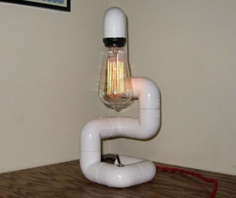 modelo de luminária de PVC