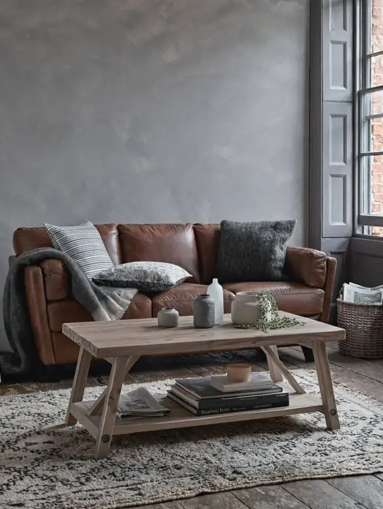 moderna sala com sofá marrom