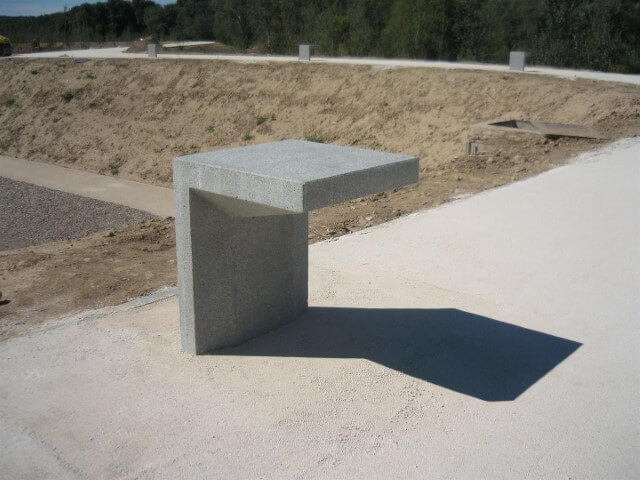 Banco de concreto pequeno