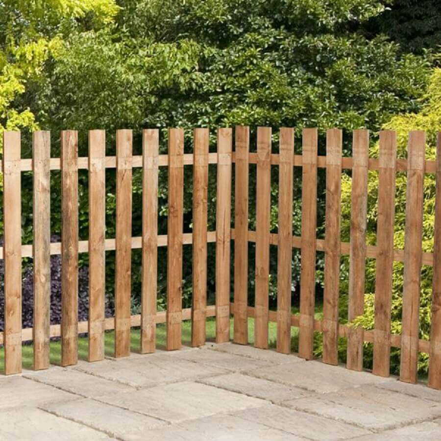 cerca simples de madeira para jardim