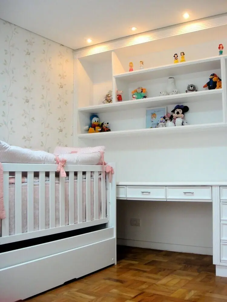 decoração com papel de parede para quarto de bebê