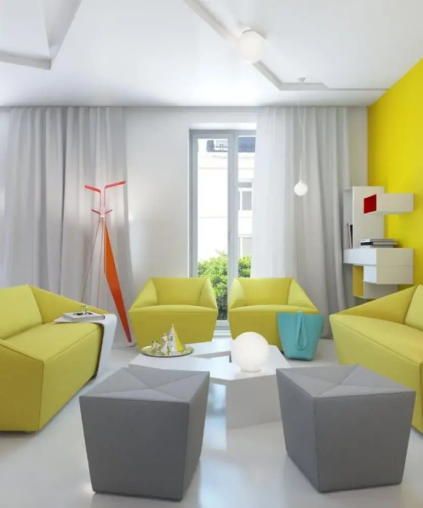 decoração moderna com puff para sala de estar amarela e cinza