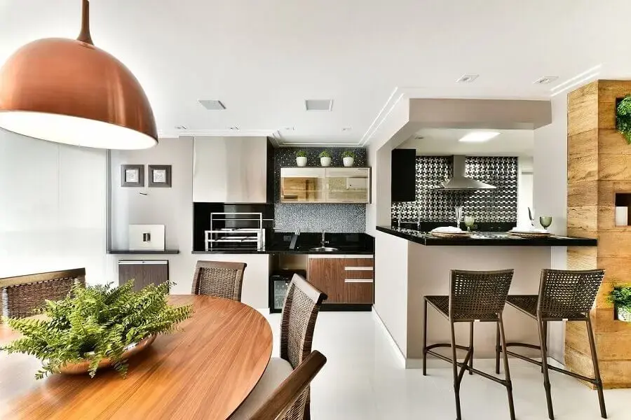decoração moderna para espaço gourmet amplo integrado com cozinha Foto Tetriz Arquitetura e Interiores