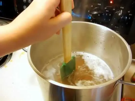 Como fazer sabonete líquido com glicerina