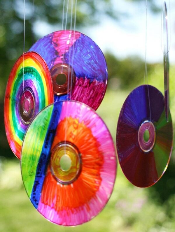 Crie lindos enfeites coloridos por meio do artesanato com CD