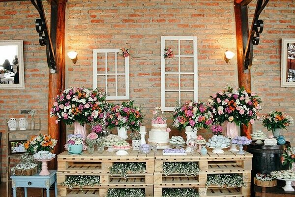 Mesa de bolo para casamento rustico