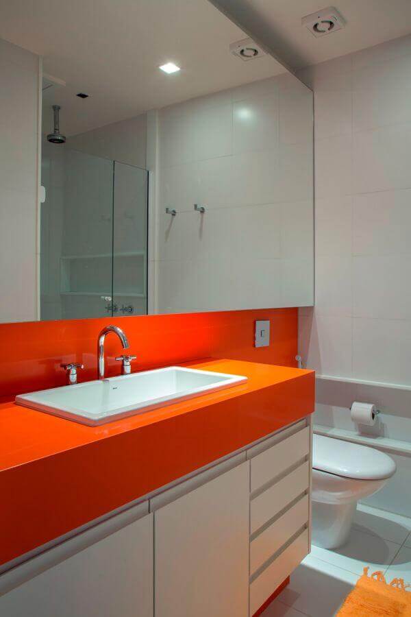 bancada de banheiro em silestone laranja Foto Pinterest
