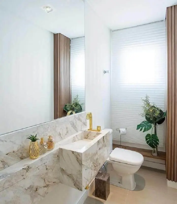 bancada de mármore para banheiro sofisticado com acabamento dourado Foto Dicas Decor