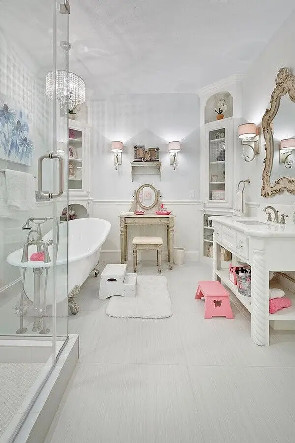 banheiro decorado com estilo provençal