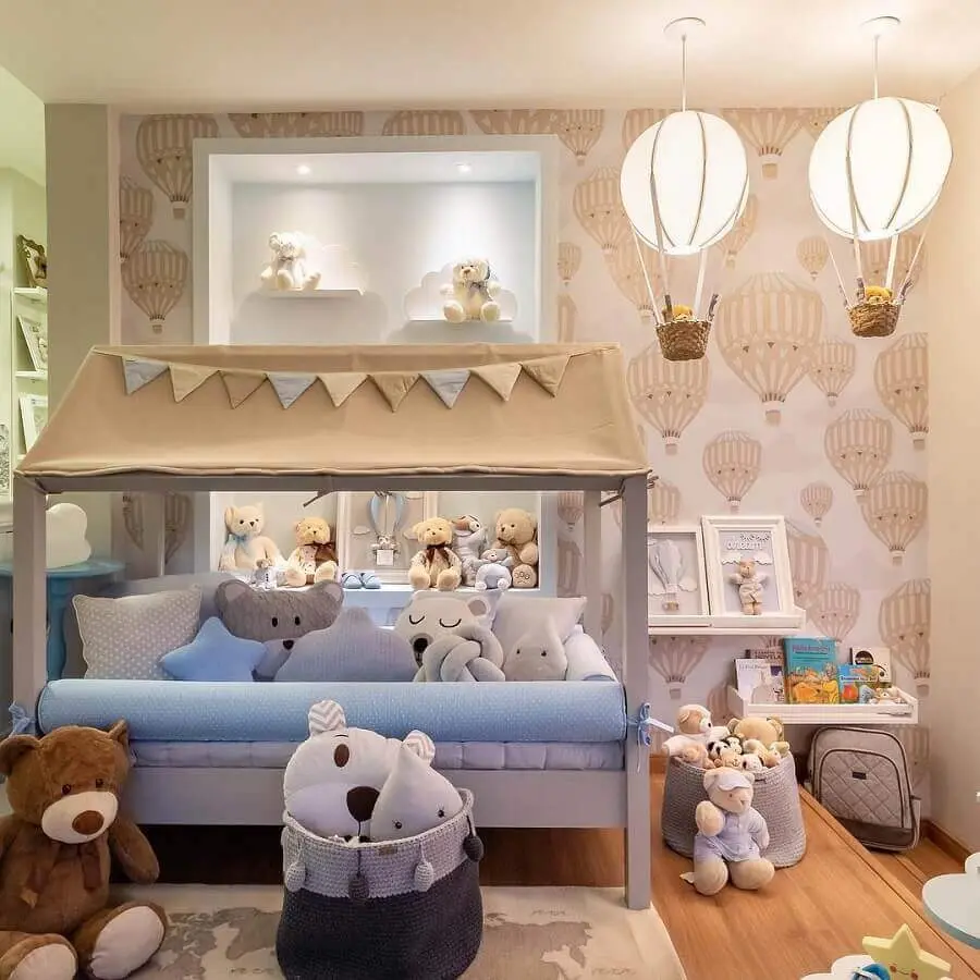decoração com lustre para quarto de bebê em formato de balão Foto Pinterest