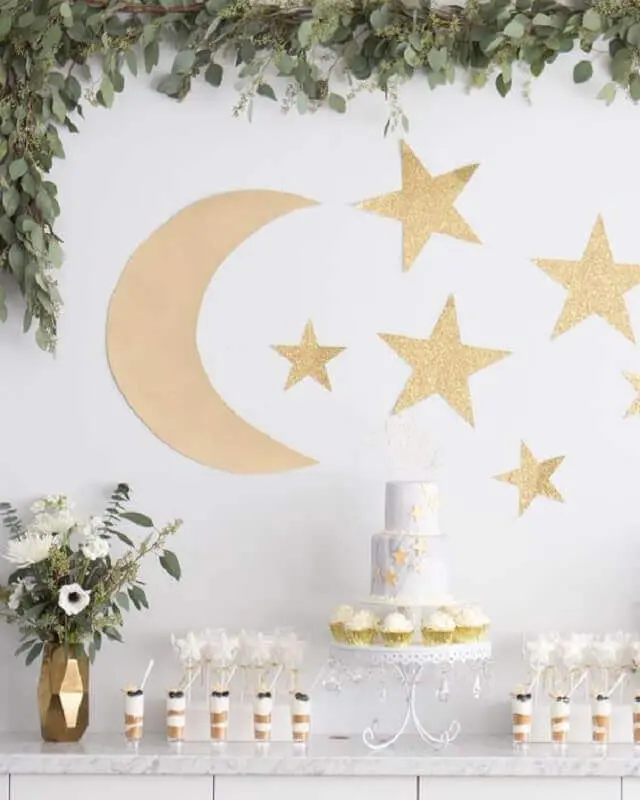 decoração de festa do pijama com luas e estrelas Foto Pinterest