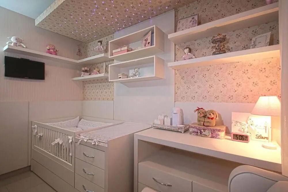 decoração de quarto de bebê feminino