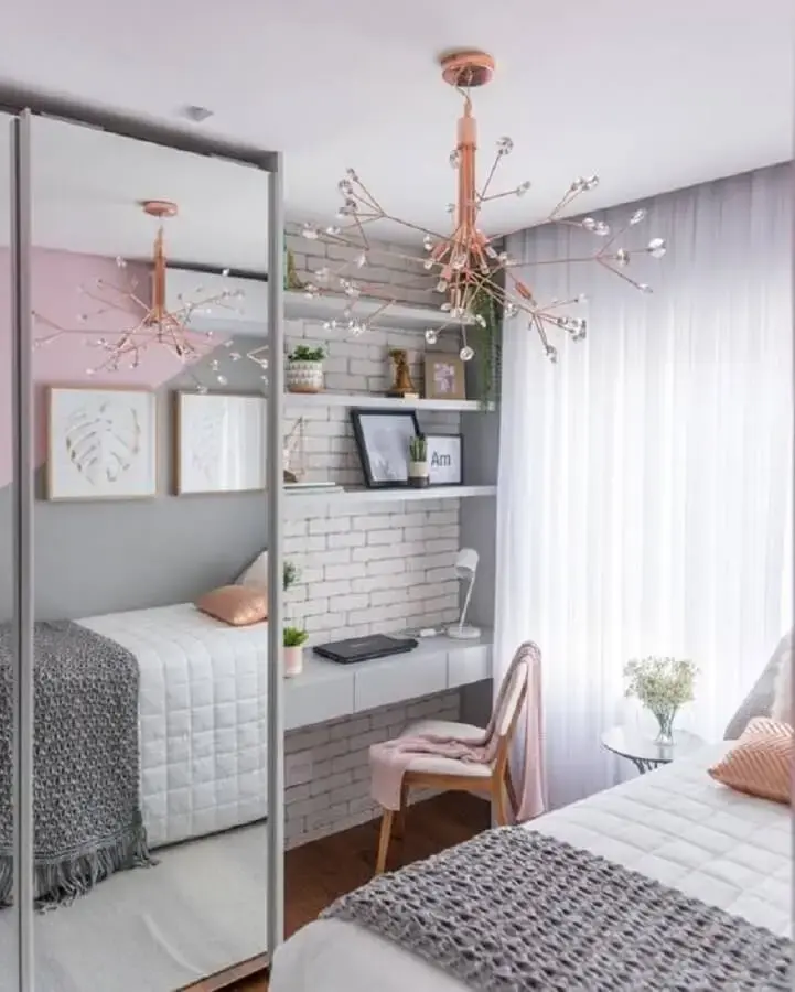 decoração de quarto feminino jovem cinza com papel de parede de tijolinho branco Foto Casa de Valentina