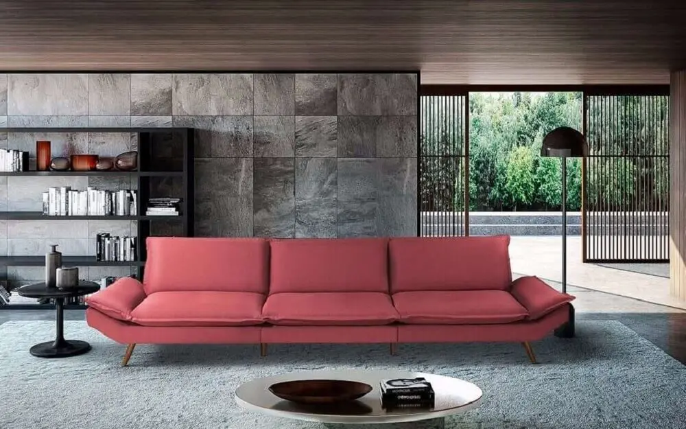 decoração estilo contemporânea para sala com sofá vermelho