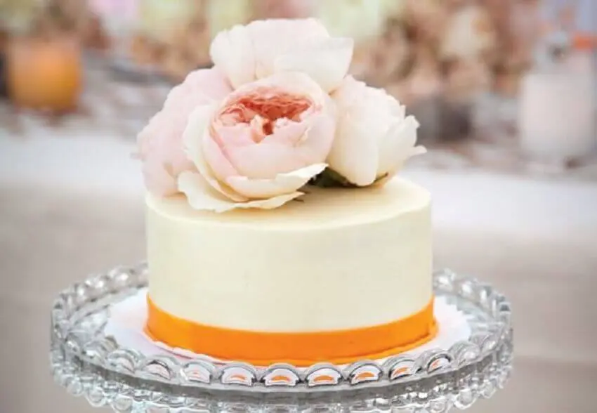 decoração para bolo simples de casamento