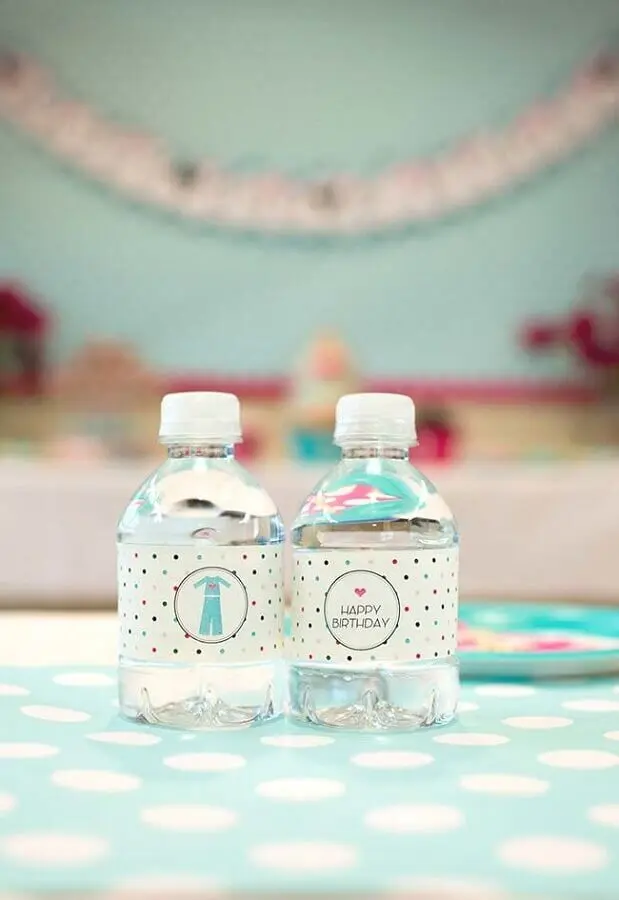 garrafinha de água personalizada para festa do pijama Foto Pinterest
