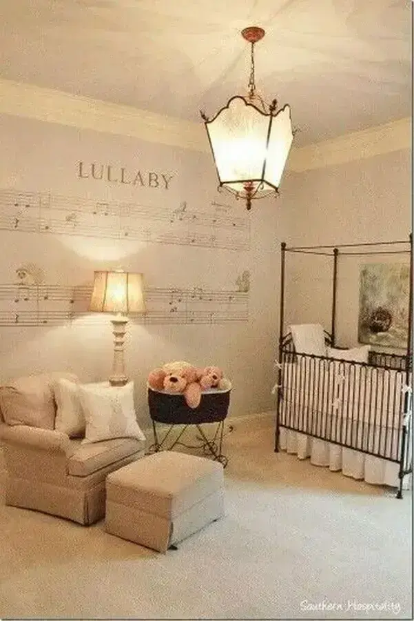lustre para quarto de bebê com decoração clássica Foto Futurist Architecture