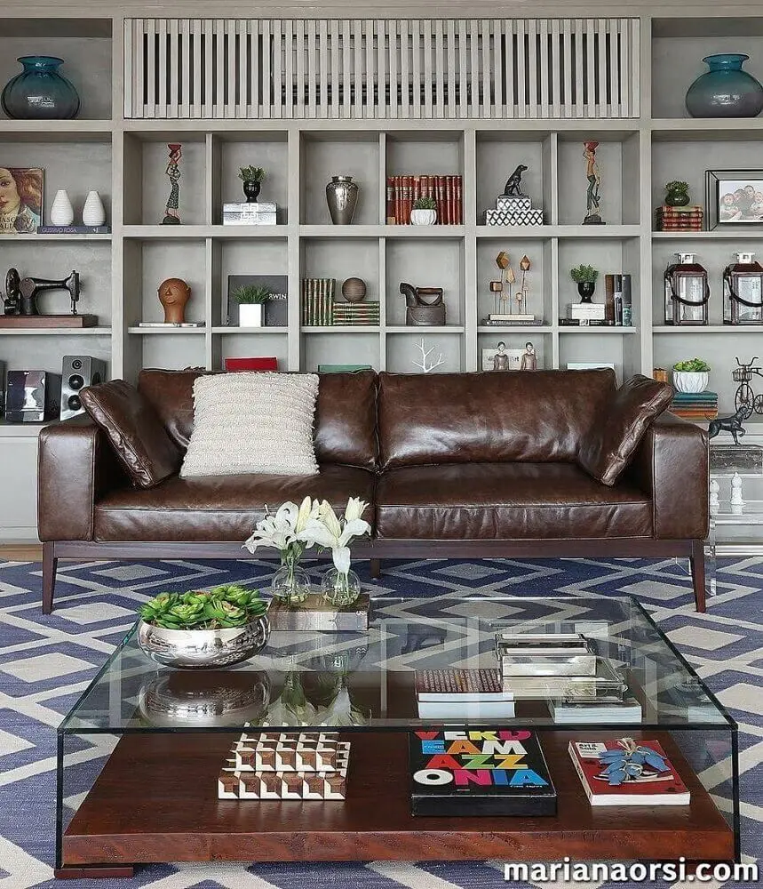 modelo de sofá de couro com design minimalista
