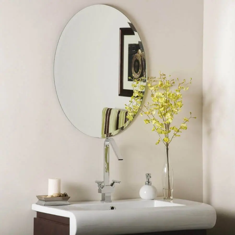 modelo redondo de espelho bisotê para banheiro