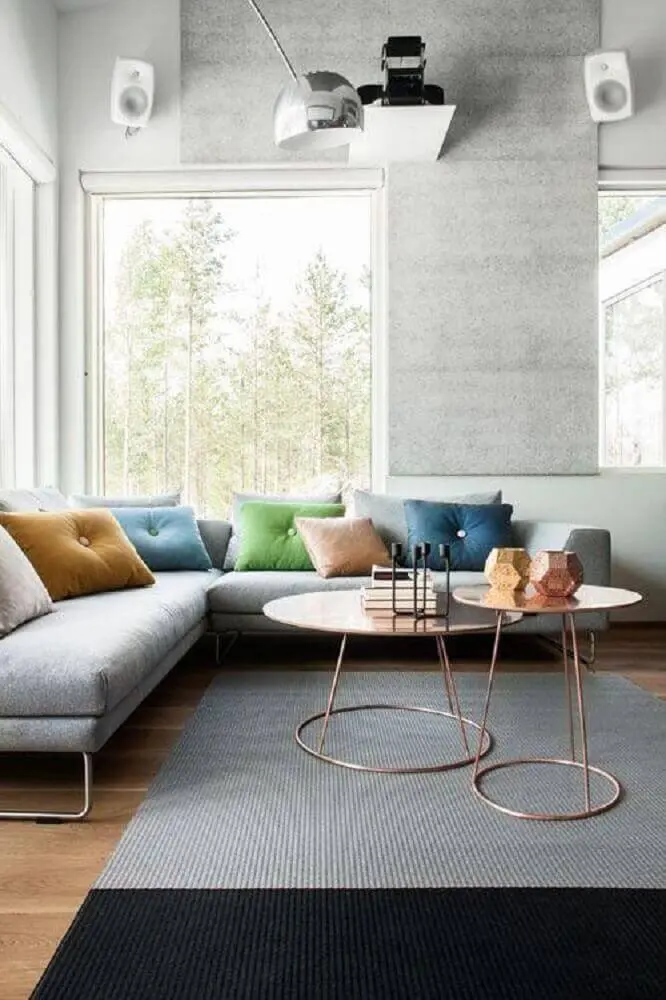 modelos de sofá de canto decorados com almofadas coloridas