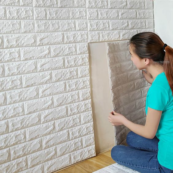 papel de parede 3d - pessoas aplicando papel de parede 3D simples