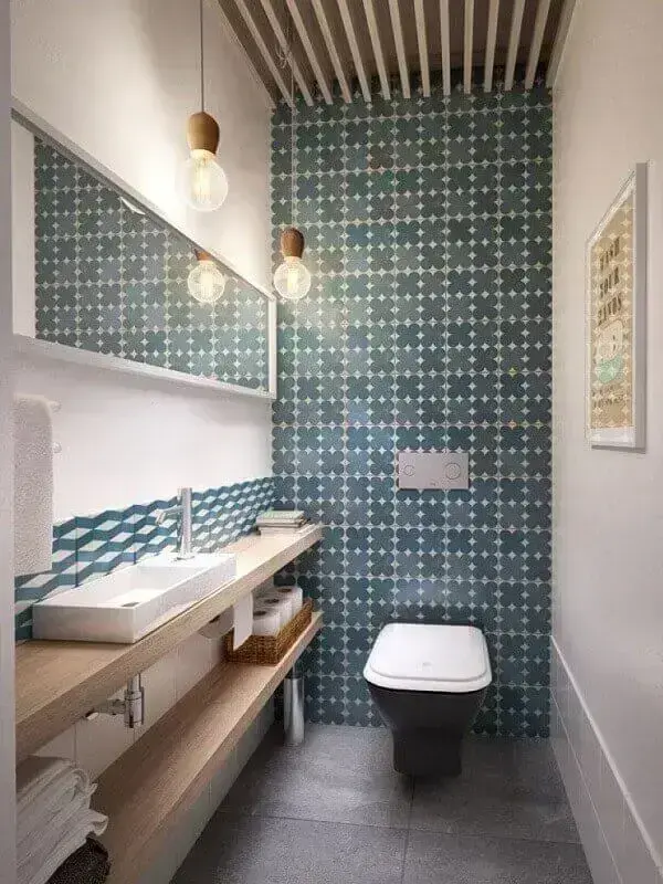 Cerâmica para banheiro pequeno com azulejo estampado