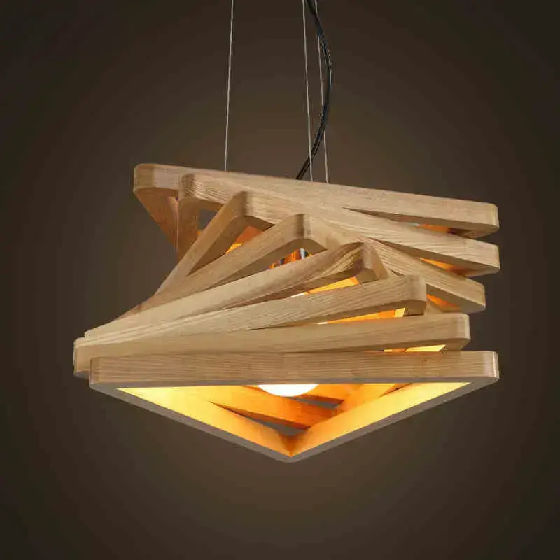 Luminária de madeira em espiral