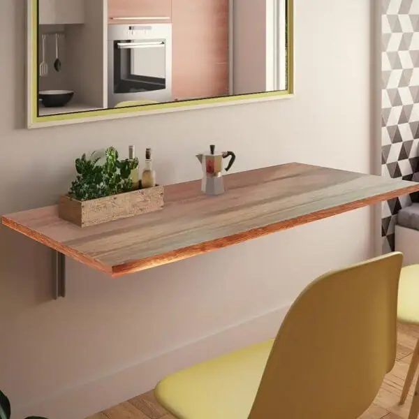 Mesa dobrável complementa a decoração de cozinha pequena