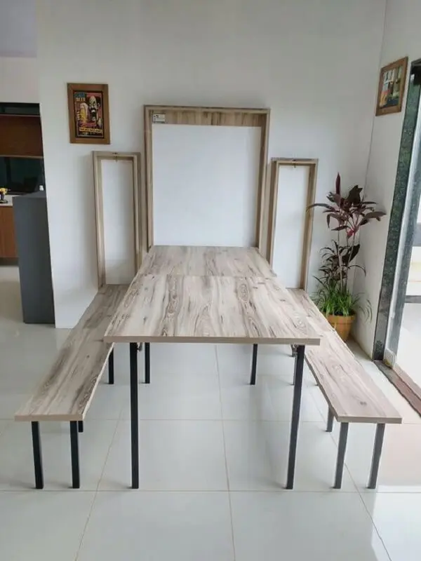 mesa dobrável com bancos de madeira para área da varanda