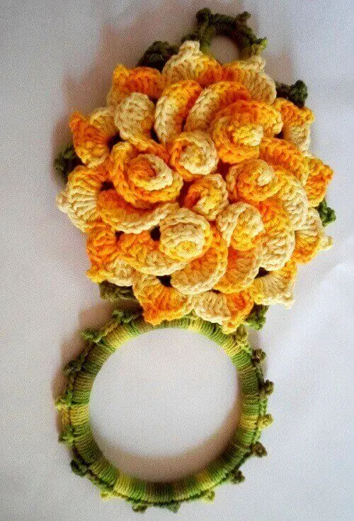 Porta pano de prato de crochê com flores em laranja