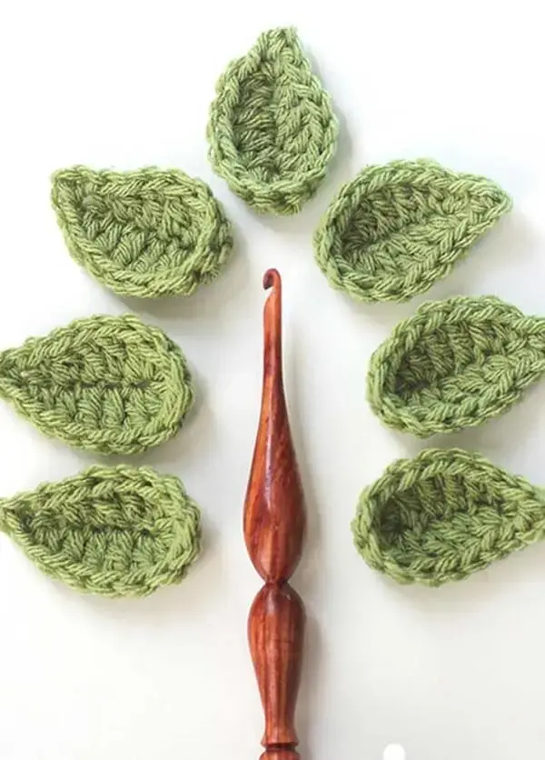 Use a agulha de crochê para criar lindas folhas