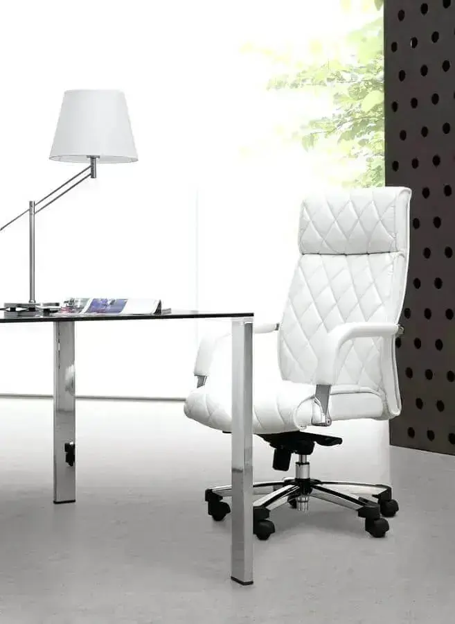 cadeira para escritório estofada branca sofisticada