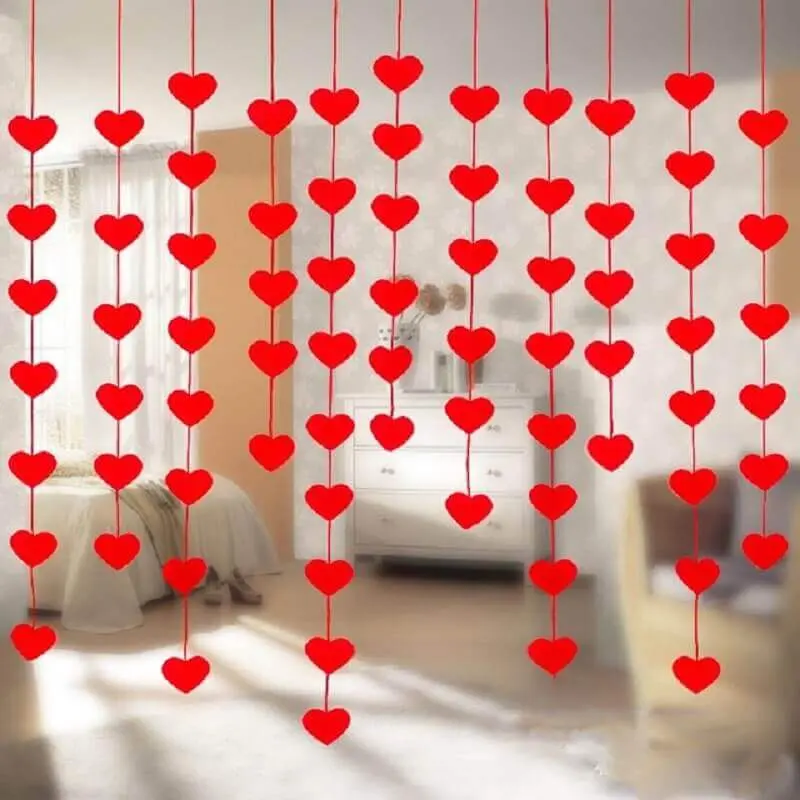 como fazer cortina de coração para decoração de quarto