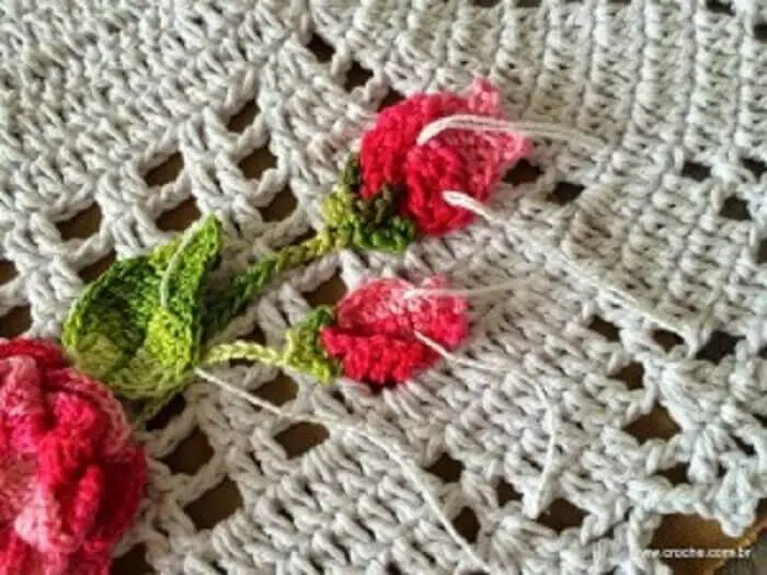 como fazer folhas de crochê para aplicação