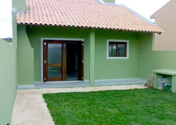 construção de casas com gramado simples