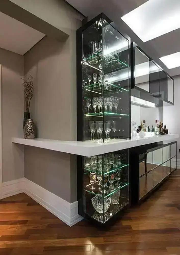 cristaleira de vidro para decoração moderna