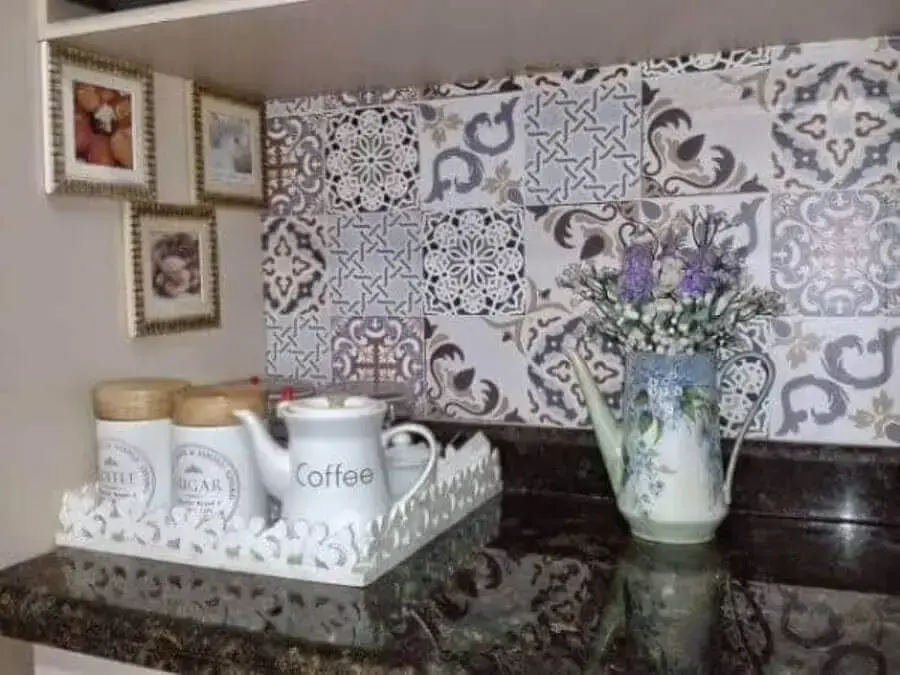 decoração cantinho do café na cozinha com azulejo colorido Foto Construindo Minha Casa Clean
