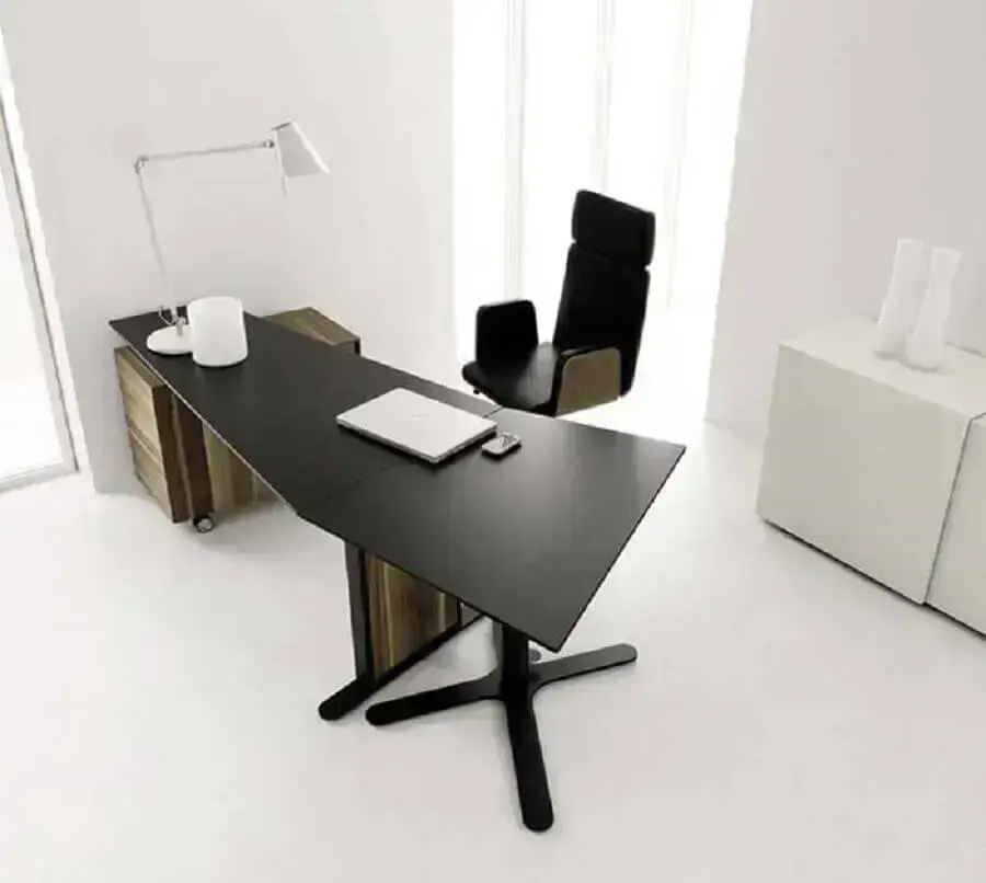 decoração clean e minimalista com mesa para escritório preta