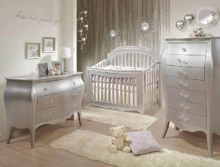 decoração estilo provençal com cômoda para quarto de bebê