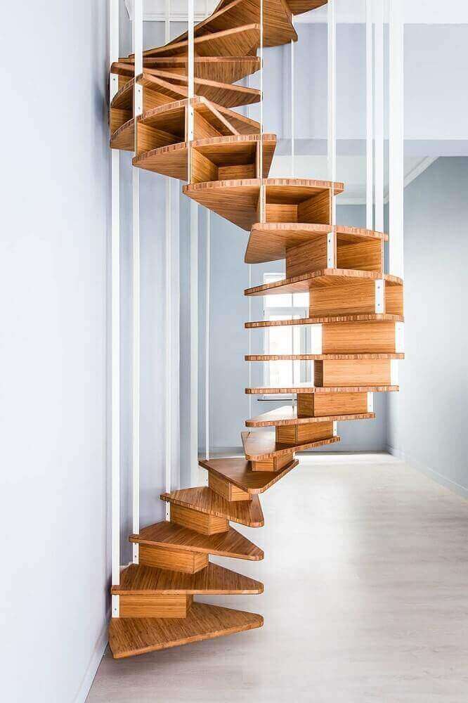 design minimalista para escada caracol de madeira