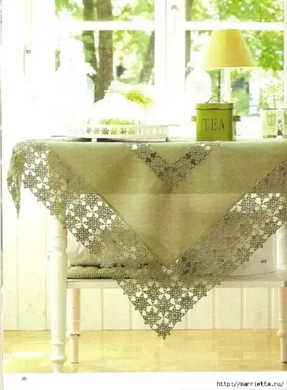 detalhes em crochê para toalha de mesa
