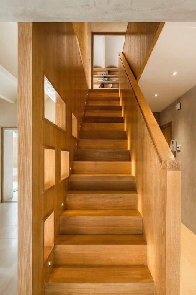 escada de madeira simples para casa