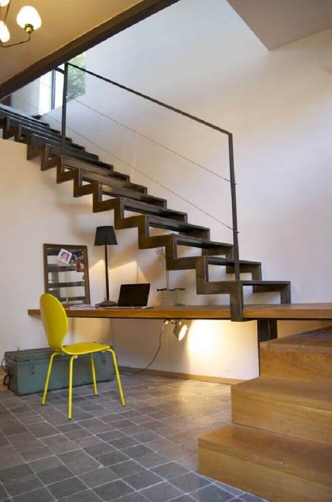 escada de madeira simples para sala
