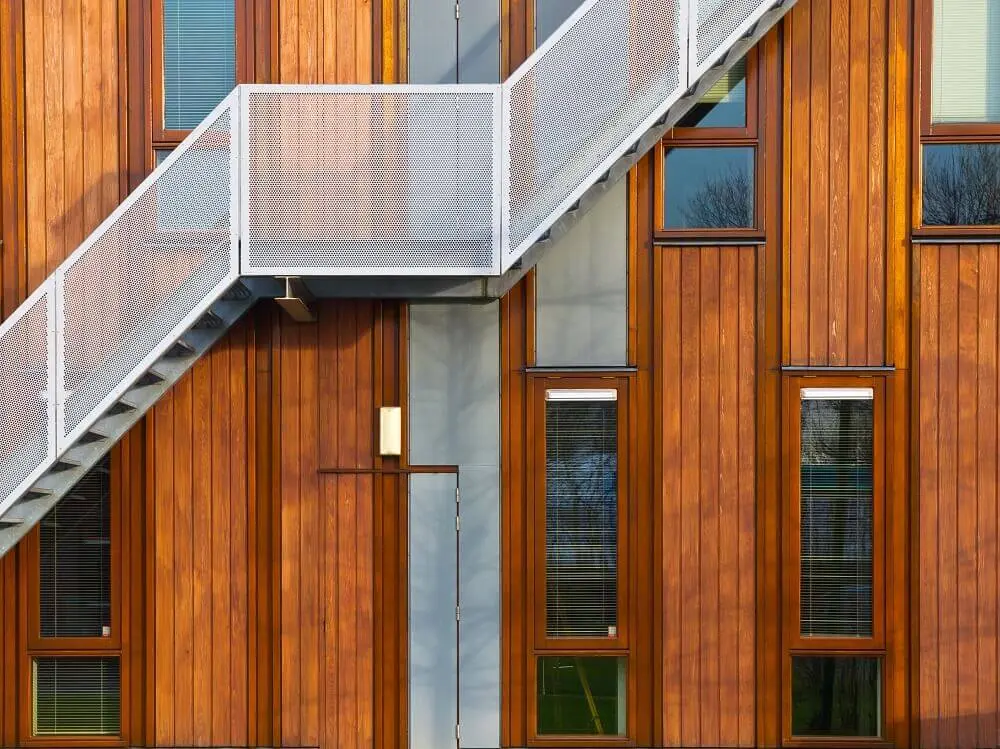 fachada de madeira de projeto pré-moldado