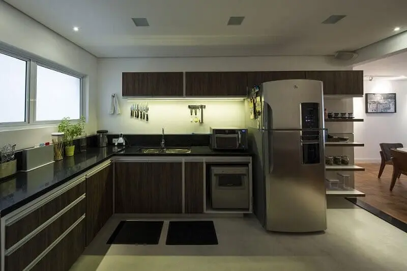 modelo-de-armário-de-cozinha-de-parede-com-luz-de-led-embutida-