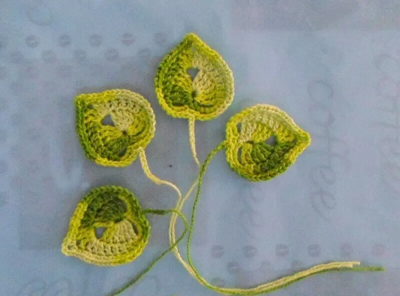 modelo de folhas de crochê