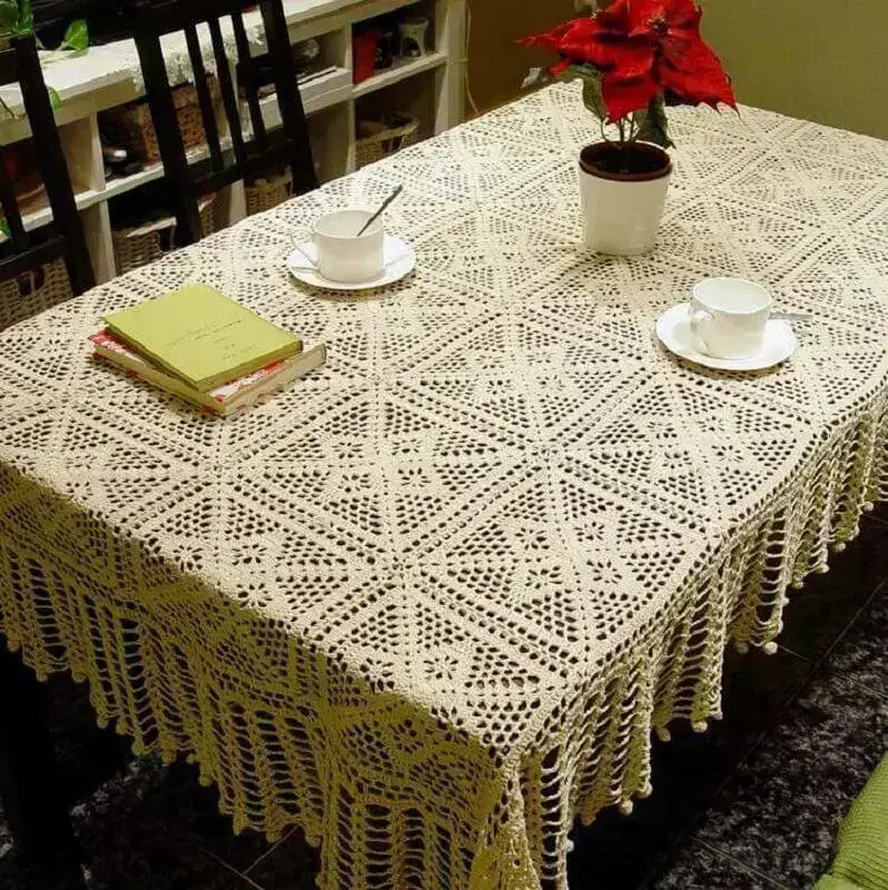 modelo de toalha de mesa de crochê quadrada
