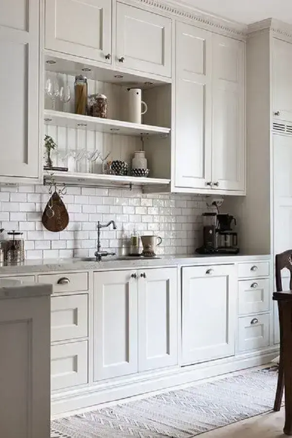 modelos de armários para cozinha clean e clássica