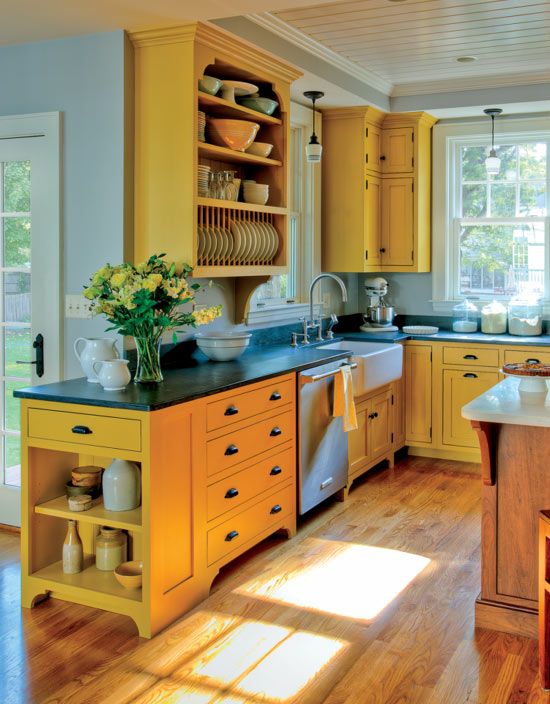Cozinha modulada amarela e moderna 