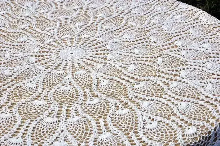 ponto abacaxi para toalha de mesa redonda de crochê